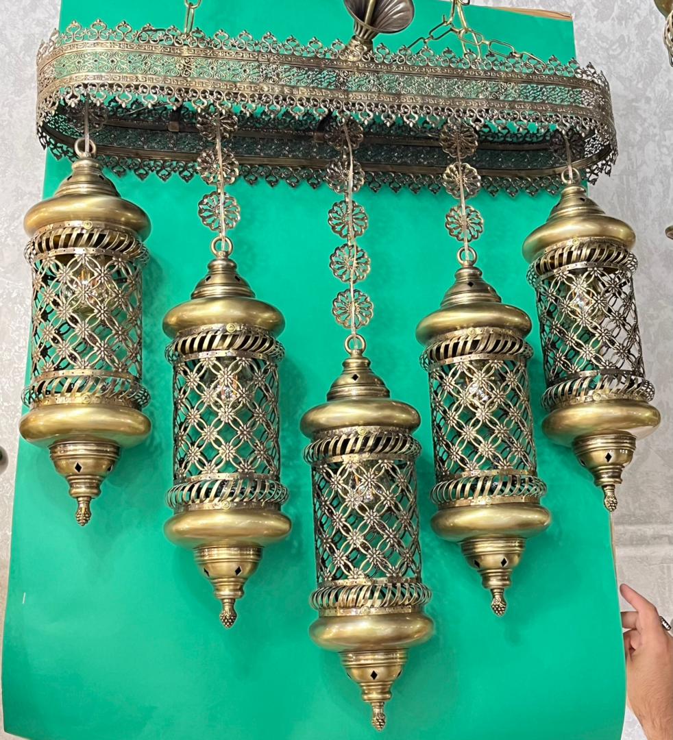 ,لوستر کنار سالنی دیوار کوب و اباژورمراکشی و برنجی