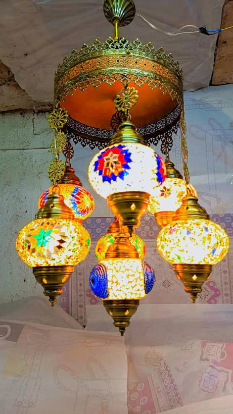 ,لوستر کنار سالنی دیوار کوب و اباژورمراکشی و برنجی